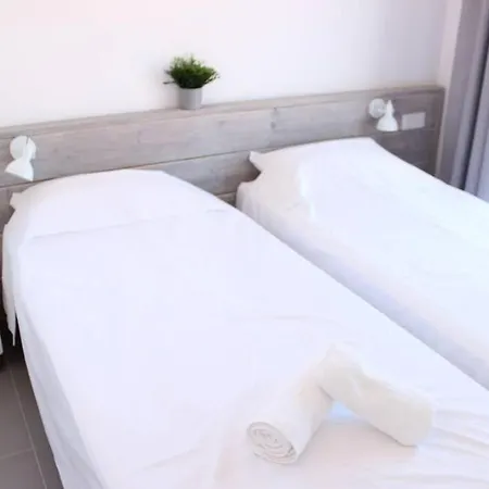 Beautiful Loft, Huge Sunny Terrace, View Over The And Sea Appartement Roses