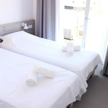 Beautiful Loft, Huge Sunny Terrace, View Over The And Sea * Roses
