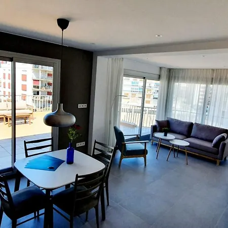 Beautiful Loft, Huge Sunny Terrace, View Over The And Sea * Roses